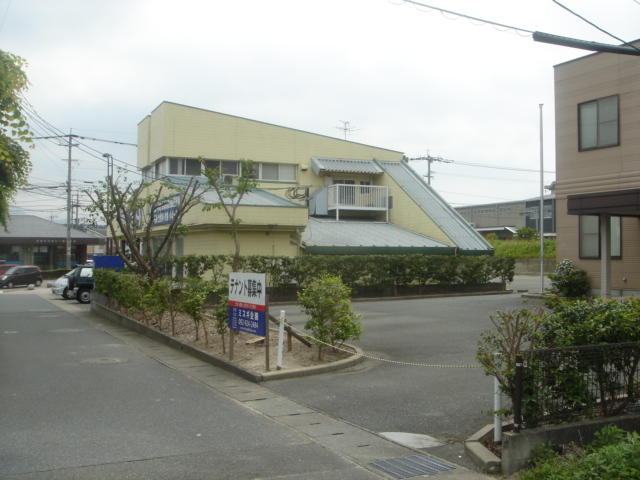 大野城市若草 テナントの庭木の剪定を行いました。